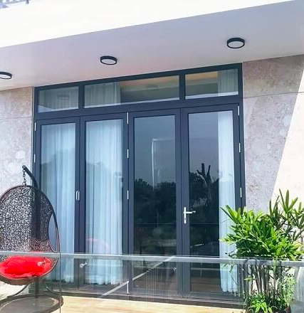So Sánh Cửa Nhôm Xingfa Và Cửa Nhựa Lõi Thép – Nên Chọn Loại Nào Cho Ngôi Nhà Của Bạn?